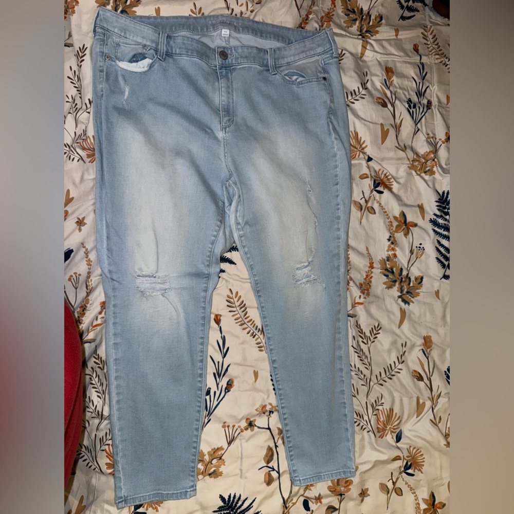 “PLUS SIZE” Light Blue Distressed Jeans